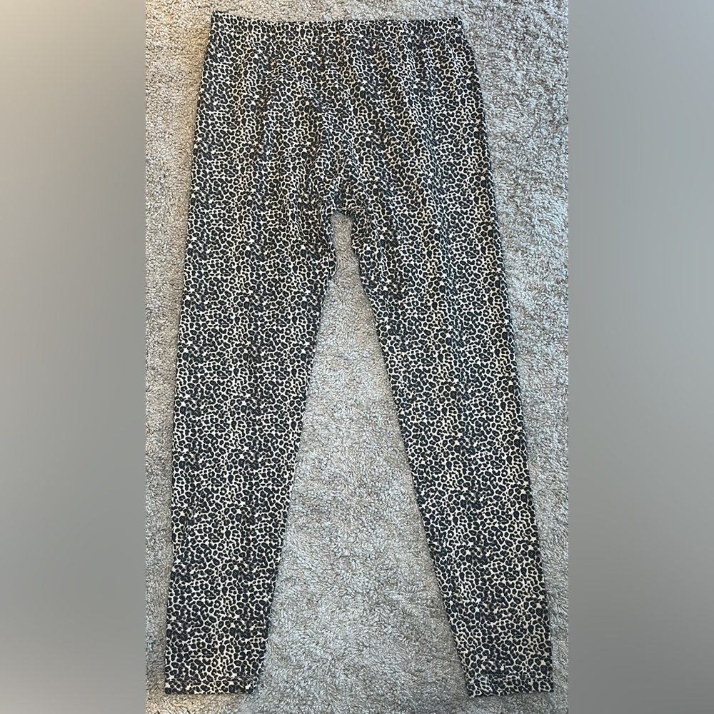 Xhilaration Leopard leggings